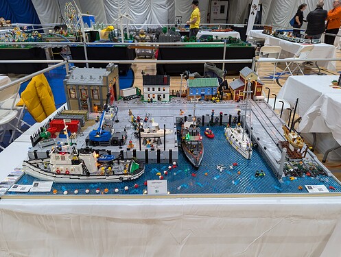 PXL_20251114_223957436